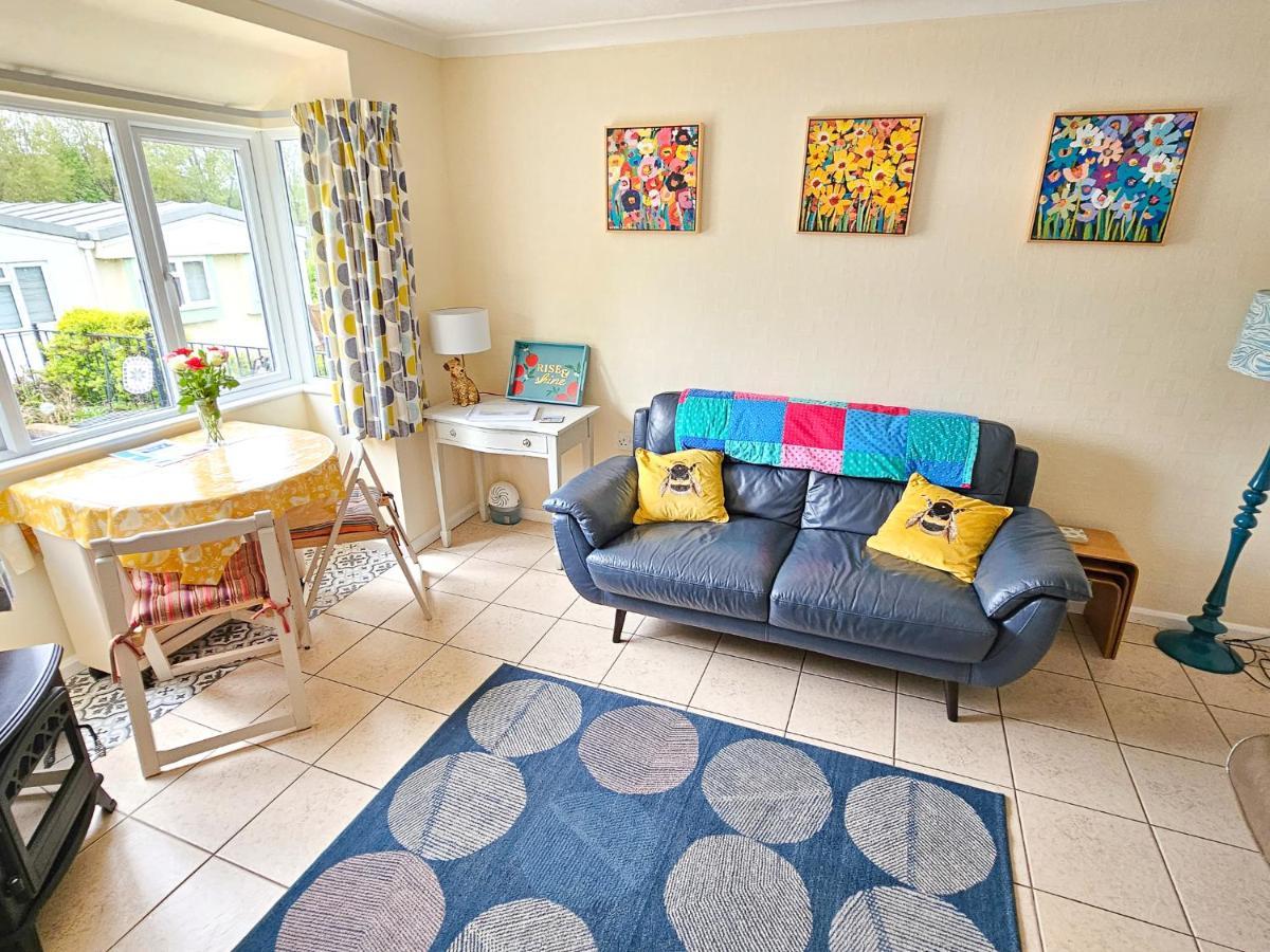 Dart Haven - Cheerful Holiday Bungalow In Galmpton Ngoại thất bức ảnh